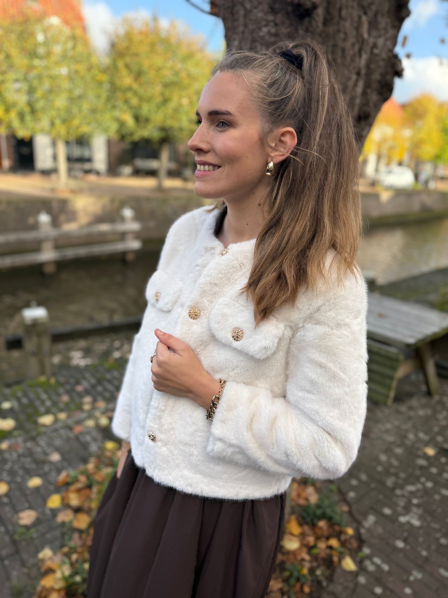 Maud bontjasje crème