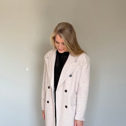 Linde mantel zandkleur